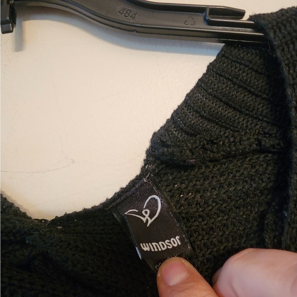 Windsor black knitted cropped top sweater size medium - Picture 2 of 4